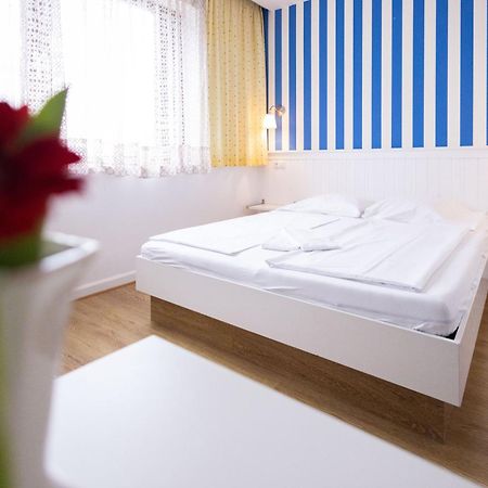 Pension Seerose Hotel Portschach am Woerthersee Exterior photo